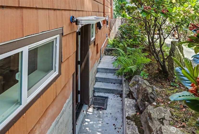 Property photo for 4317 Phinney Avenue N, Seattle photo 22