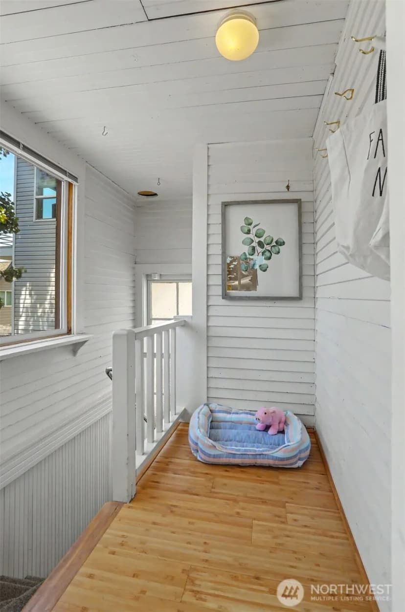 Property photo for 4317 Phinney Avenue N, Seattle photo 18