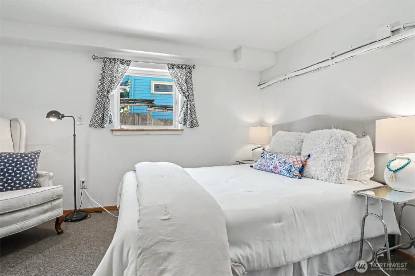 Property photo for 4317 Phinney Avenue N, Seattle photo 26