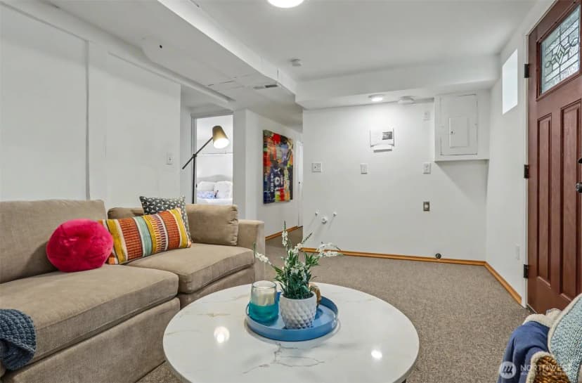 Property photo for 4317 Phinney Avenue N, Seattle photo 24