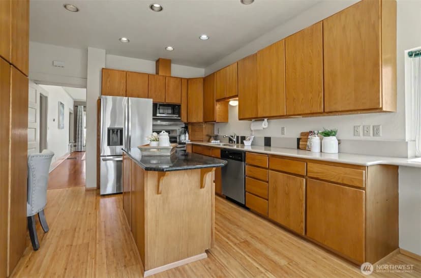 Property photo for 4317 Phinney Avenue N, Seattle photo 10