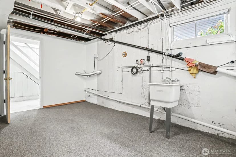 Property photo for 4317 Phinney Avenue N, Seattle photo 31