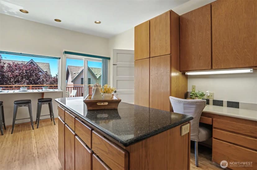 Property photo for 4317 Phinney Avenue N, Seattle photo 12