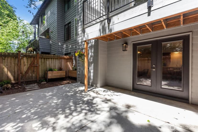 Property photo for 15628 8th Avenue Sw #c, Burien photo 25