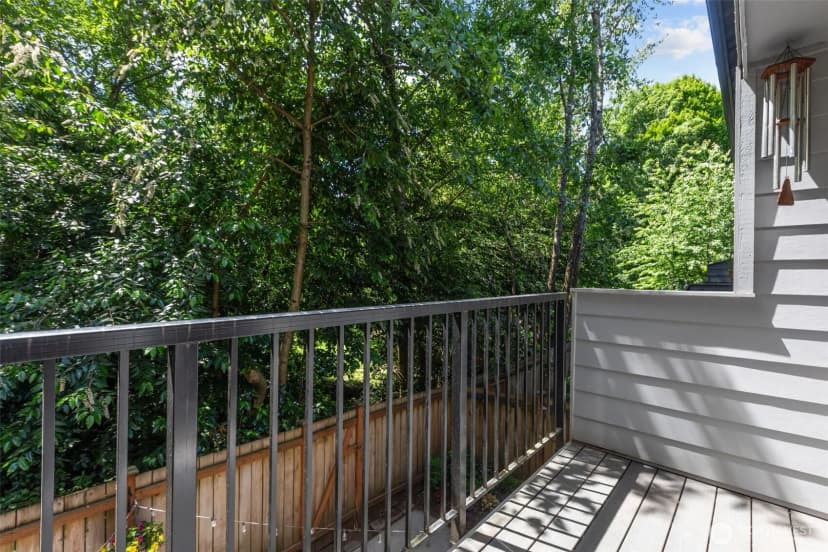 Property photo for 15628 8th Avenue Sw #c, Burien photo 27