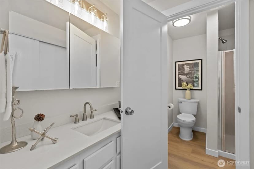 Property photo for 15628 8th Avenue Sw #c, Burien photo 31
