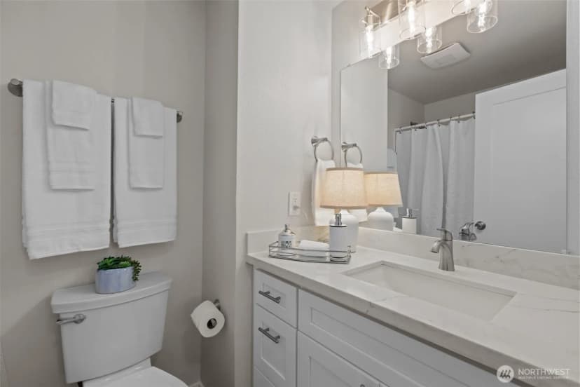 Property photo for 15628 8th Avenue Sw #c, Burien photo 35