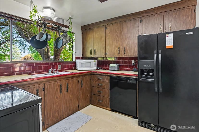 Property photo for 5669 Kitsap Way, Bremerton photo 9