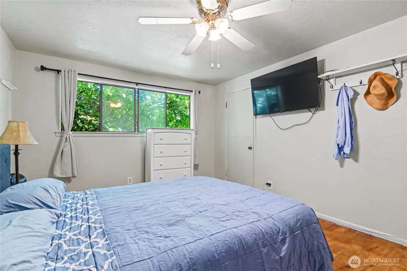 Property photo for 5669 Kitsap Way, Bremerton photo 13
