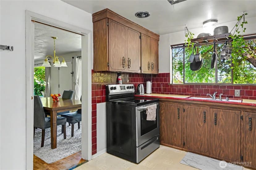 Property photo for 5669 Kitsap Way, Bremerton photo 11