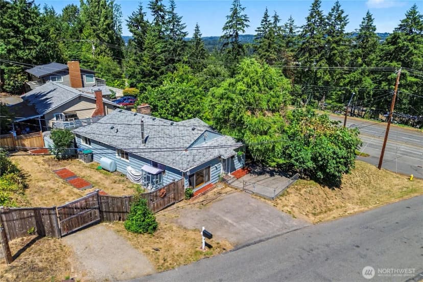 Property photo for 5669 Kitsap Way, Bremerton photo 28