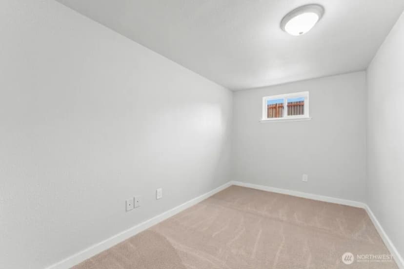 Property photo for 5305 64th St W, University Place photo 24