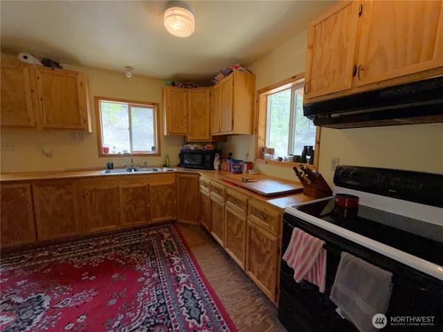 Property photo for 37 Gardner Creek Road, Republic photo 5
