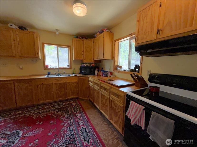 Property photo for 37 Gardner Creek Road, Republic photo 5