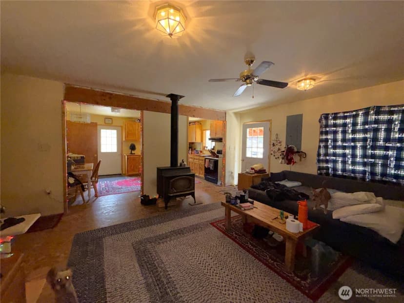 Property photo for 37 Gardner Creek Road, Republic photo 4