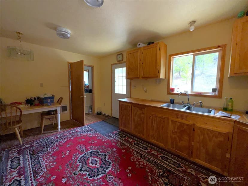 Property photo for 37 Gardner Creek Road, Republic photo 6