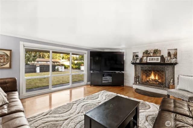 Property photo for 8406 Paine Street Sw, Lakewood photo 4