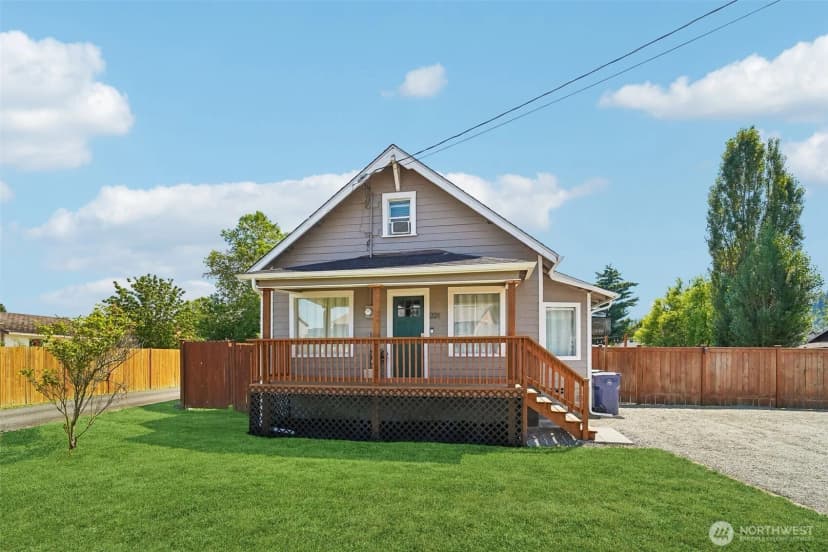 Property photo for 221 3rd Avenue Nw, Pacific photo 12