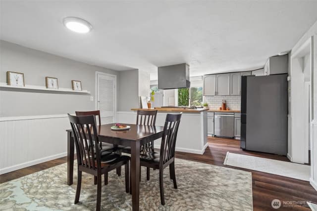 Property photo for 221 3rd Avenue Nw, Pacific photo 5