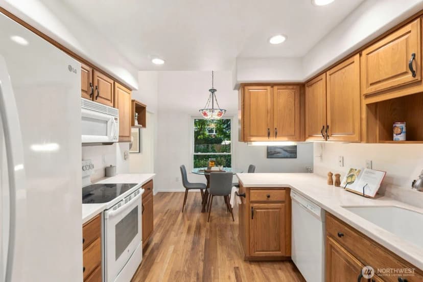 Property photo for 19326 2nd Drive Se #b, Bothell photo 8