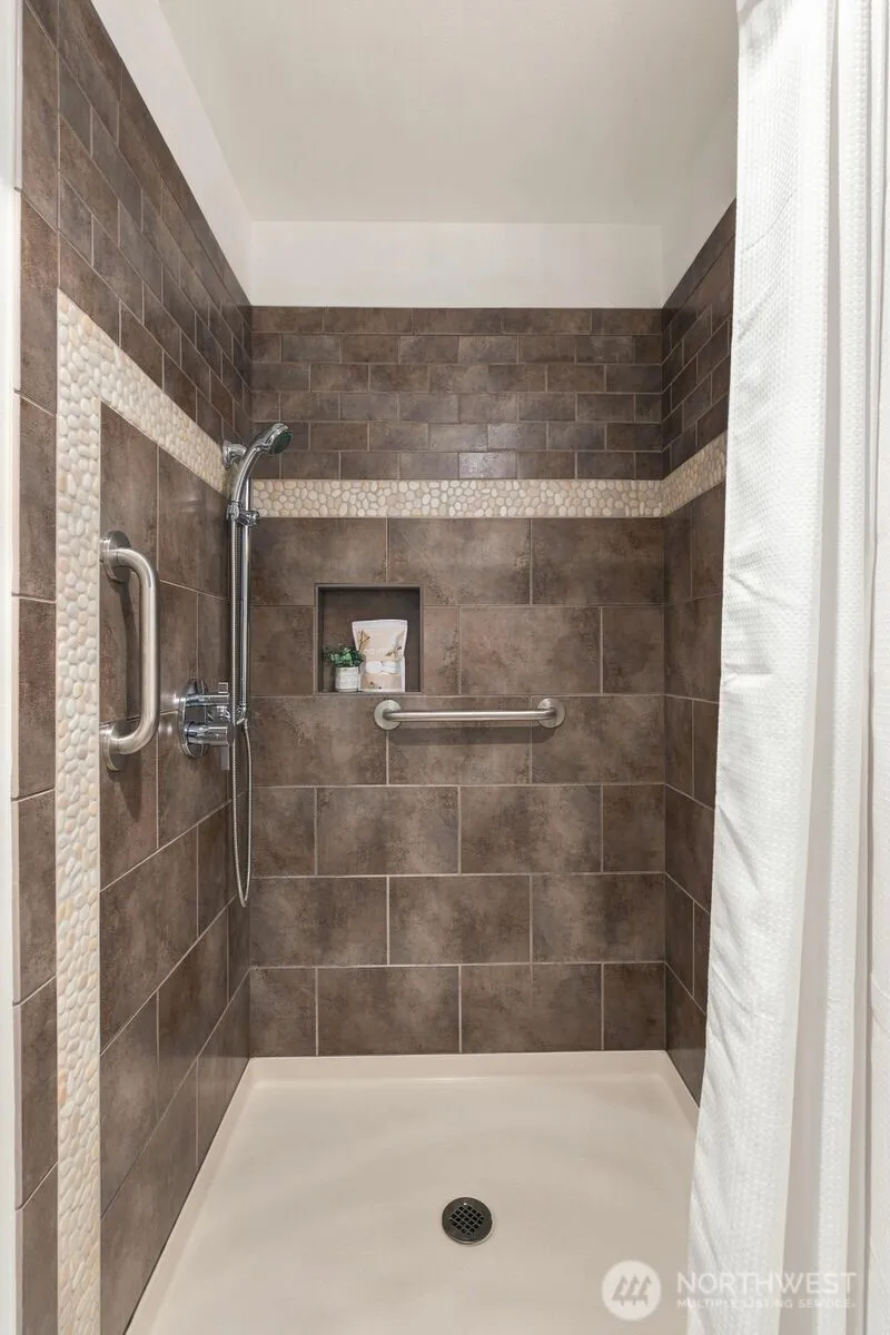Property photo for 19326 2nd Drive Se #b, Bothell photo 22