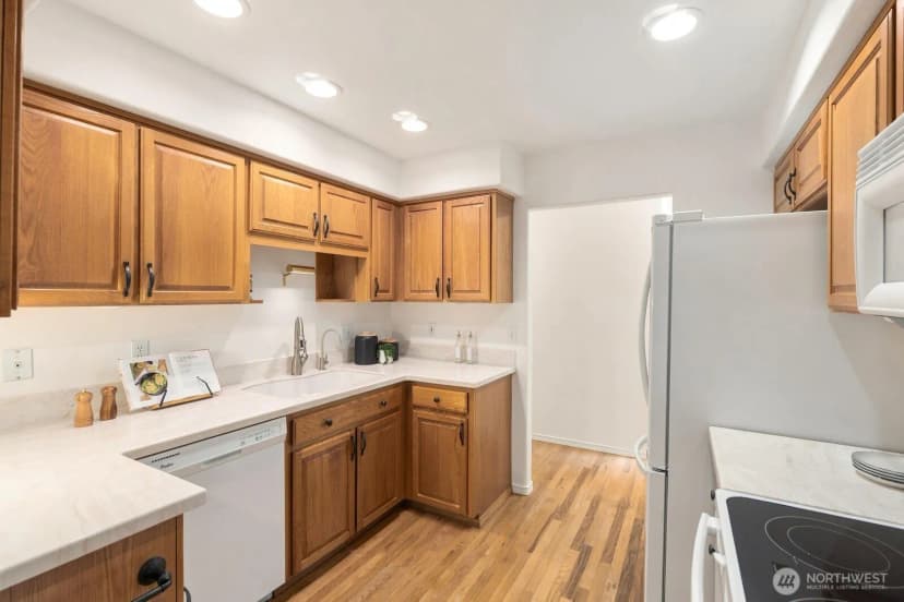 Property photo for 19326 2nd Drive Se #b, Bothell photo 10