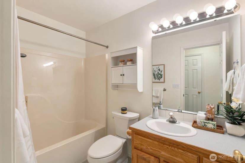 Property photo for 19326 2nd Drive Se #b, Bothell photo 25