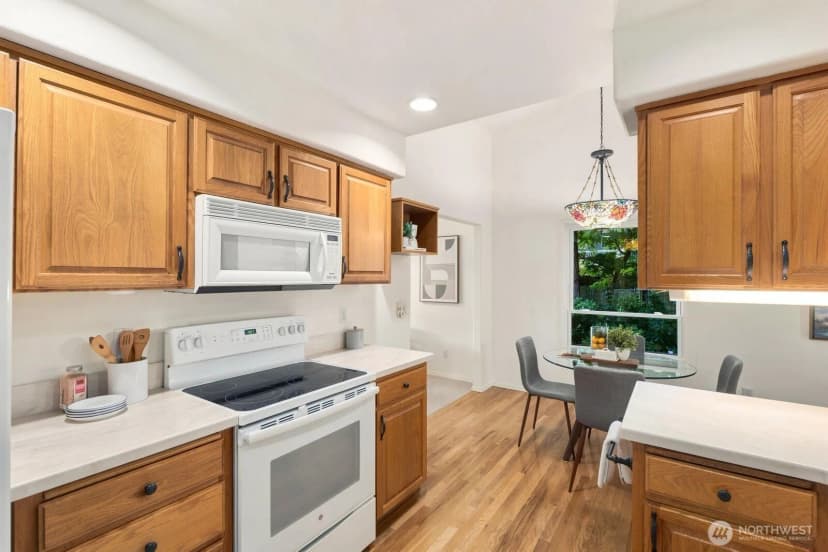 Property photo for 19326 2nd Drive Se #b, Bothell photo 9