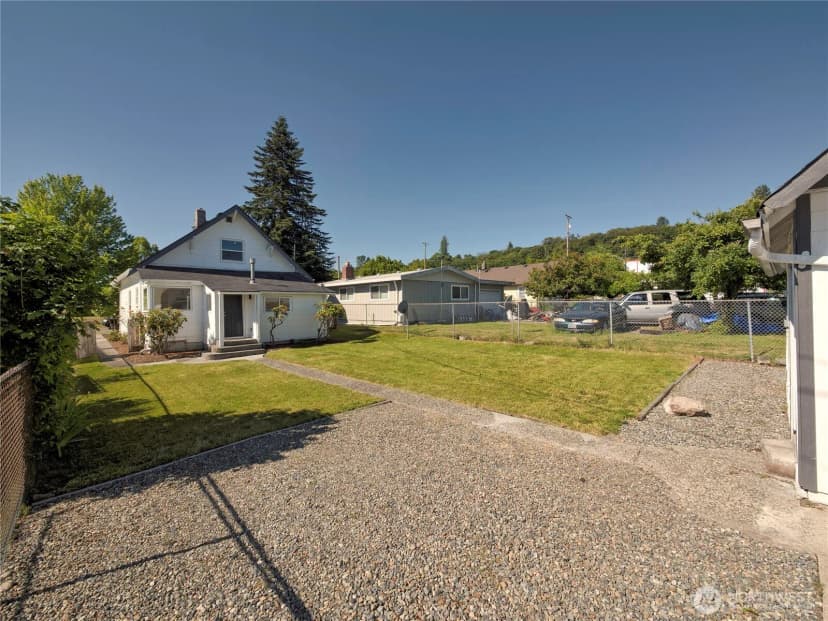 Property photo for 1615 E Wright Avenue, Tacoma photo 34
