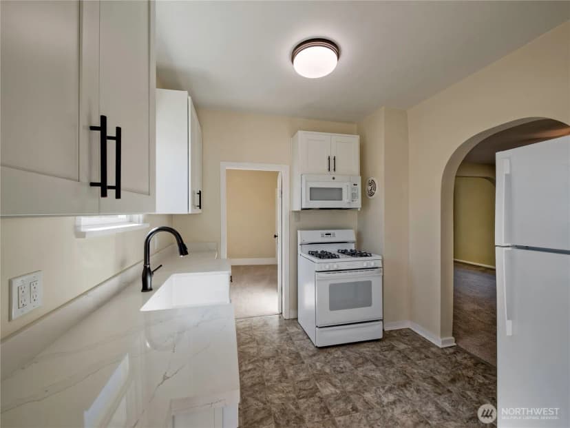 Property photo for 1615 E Wright Avenue, Tacoma photo 11