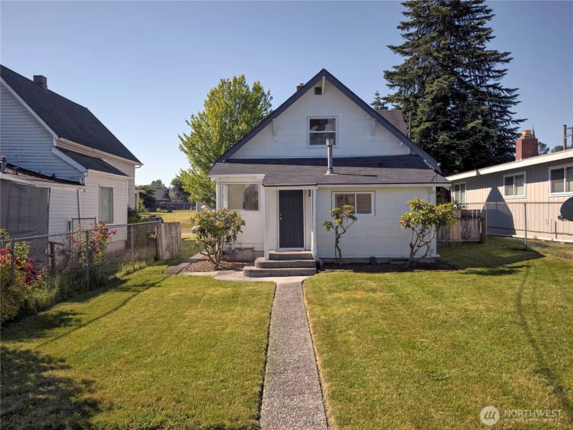 Property photo for 1615 E Wright Avenue, Tacoma photo 2
