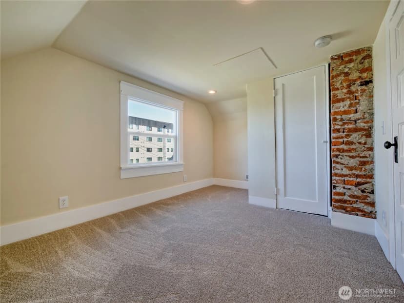Property photo for 1615 E Wright Avenue, Tacoma photo 27