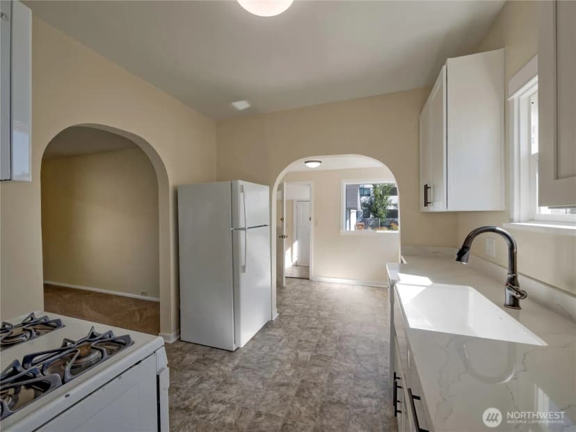 Property photo for 1615 E Wright Avenue, Tacoma photo 12