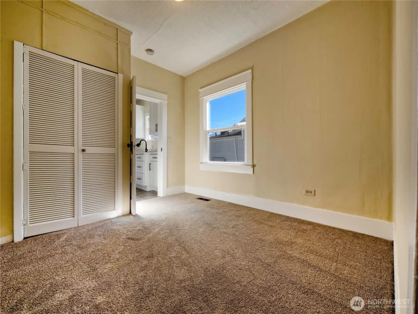 Property photo for 1615 E Wright Avenue, Tacoma photo 17