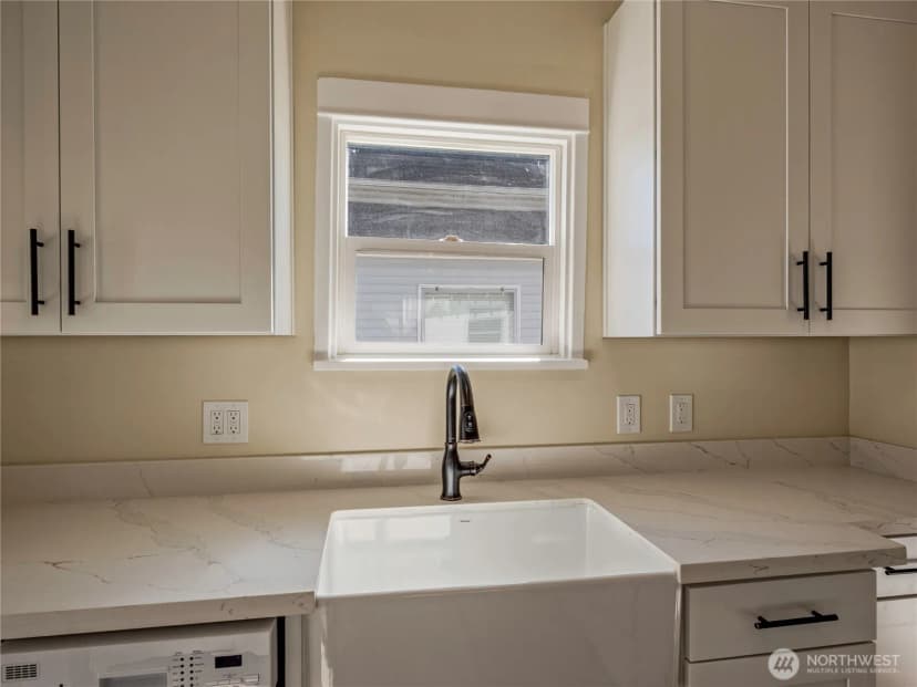 Property photo for 1615 E Wright Avenue, Tacoma photo 13