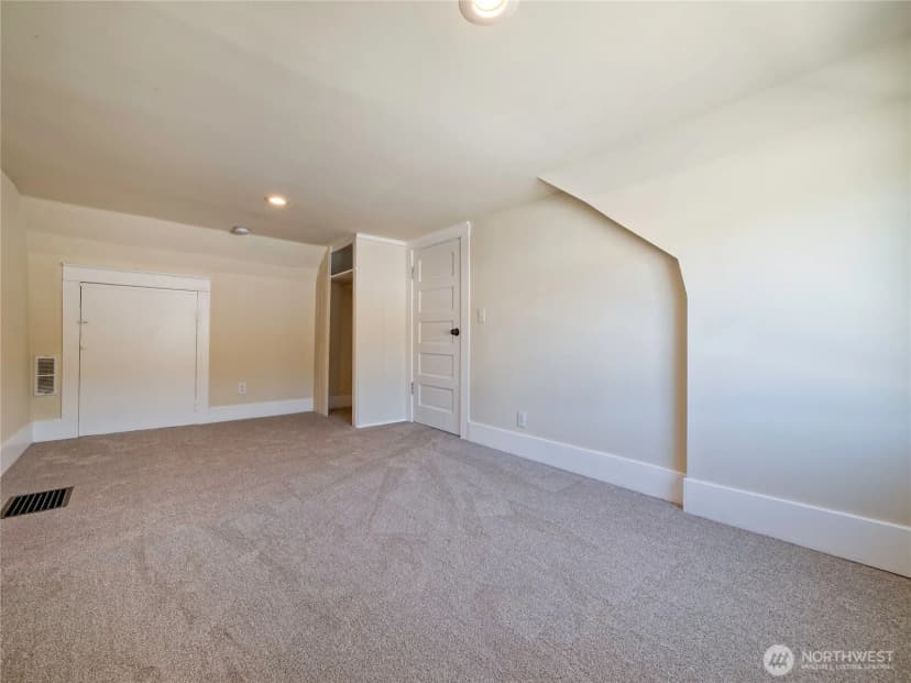 Property photo for 1615 E Wright Avenue, Tacoma photo 25