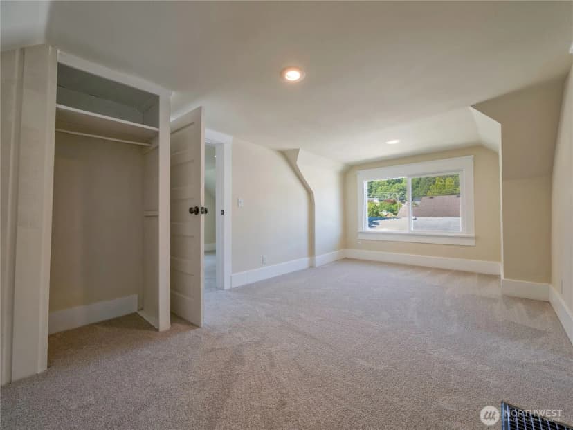 Property photo for 1615 E Wright Avenue, Tacoma photo 24