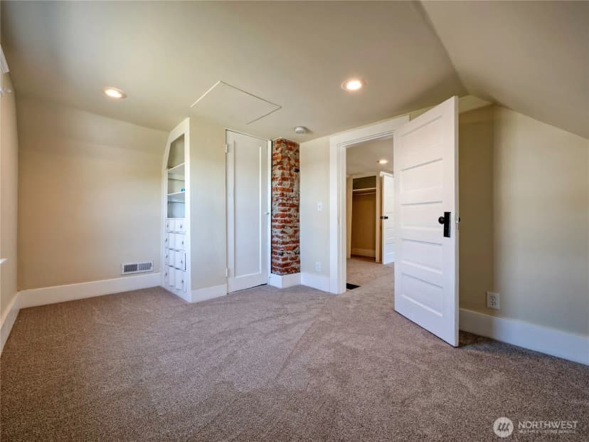 Property photo for 1615 E Wright Avenue, Tacoma photo 28