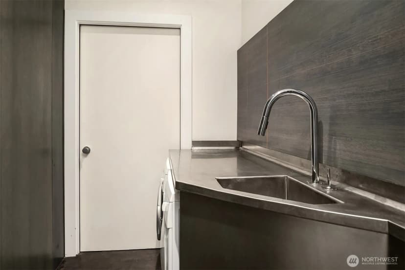 Property photo for 715 2nd Avenue #1505, Seattle photo 38