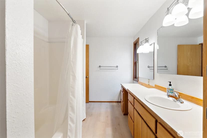 Property photo for 1121 Shelton Avenue Se, Renton photo 19