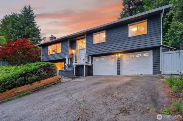 Property photo for 2678 Maplewood Drive, Longview