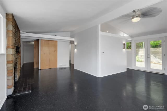 Property photo for 7801 Leschi Road Sw, Lakewood photo 3
