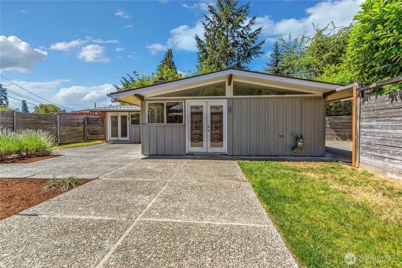 Property photo for 7801 Leschi Road Sw, Lakewood