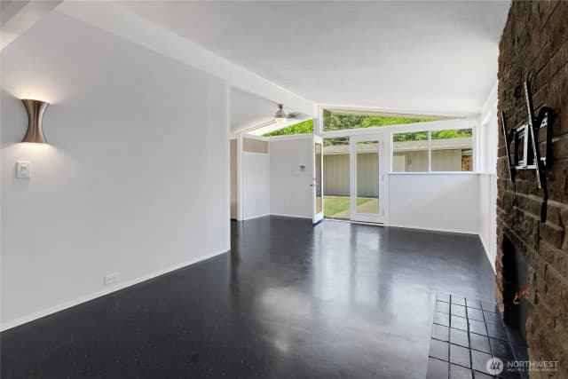 Property photo for 7801 Leschi Road Sw, Lakewood photo 5