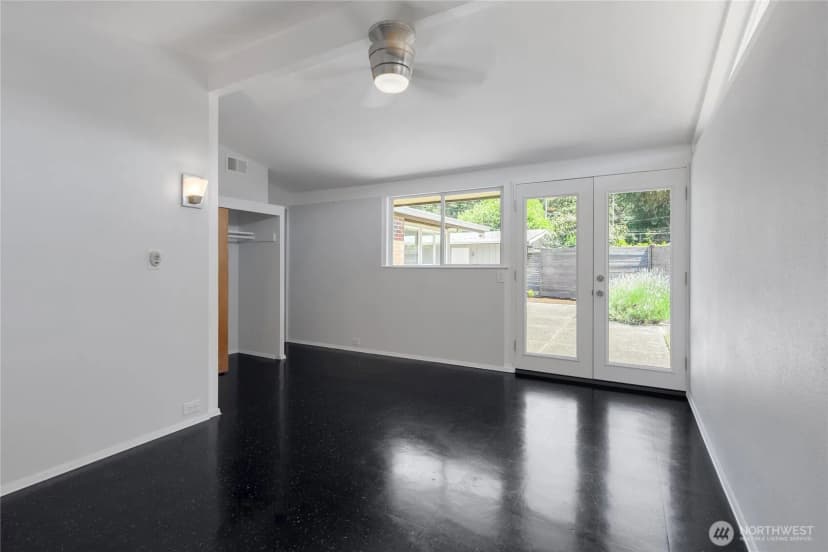 Property photo for 7801 Leschi Road Sw, Lakewood photo 8