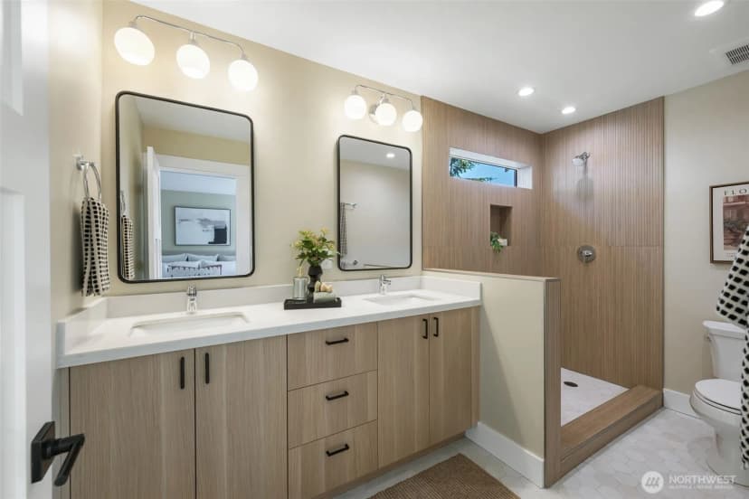 Property photo for 1822 31st Avenue, Seattle photo 16