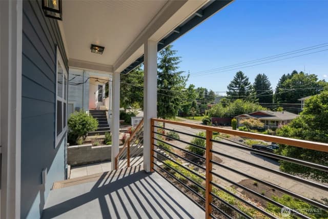 Property photo for 1822 31st Avenue, Seattle photo 2