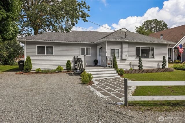 Property photo for 404 Nixon Street S, Roy