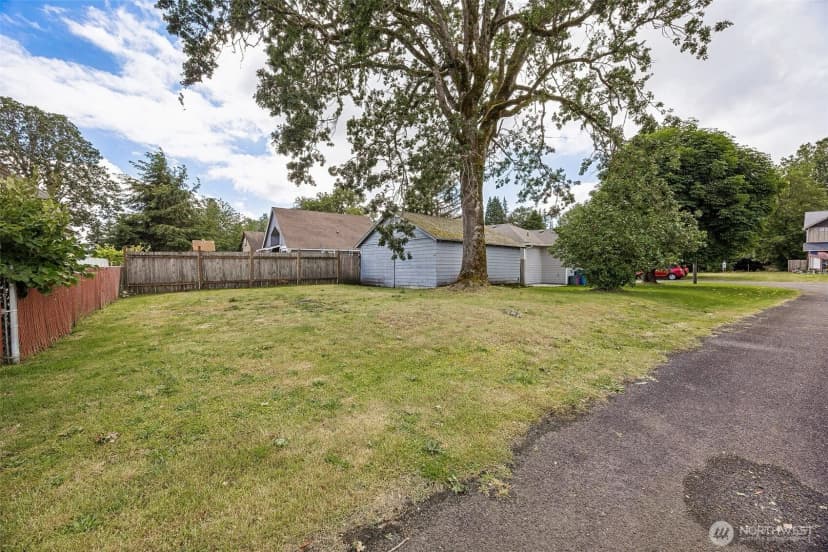 Property photo for 404 Nixon Street S, Roy photo 6