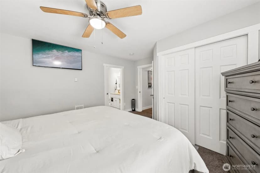 Property photo for 404 Nixon Street S, Roy photo 23
